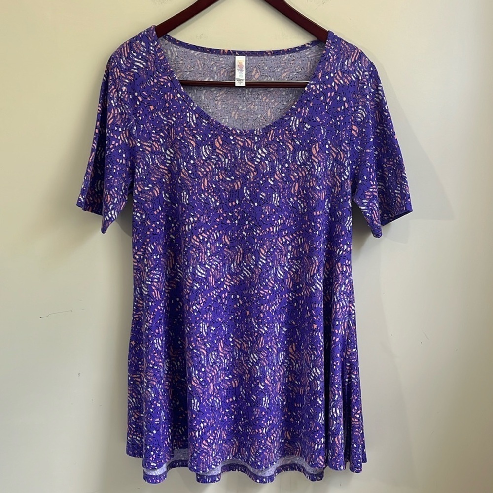 LuLaRoe Women’s Short Sleeve “Perfect T” Size Medium